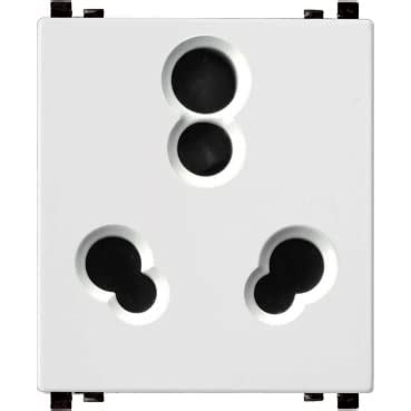 IN8426/16 16A/6A 3Pin Socket With Shutter-White